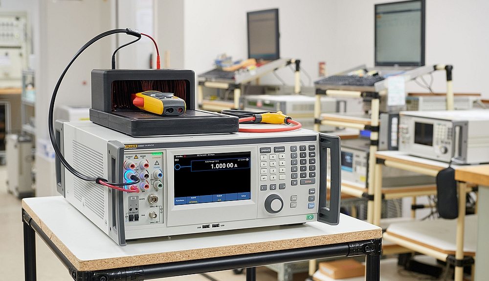 Fluke 5560A multi-product calibrator