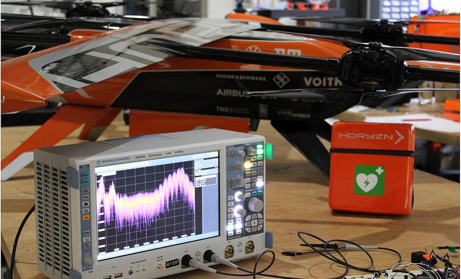 Drone testing with Rohde & Schwarz MXO 4 oscilloscope.